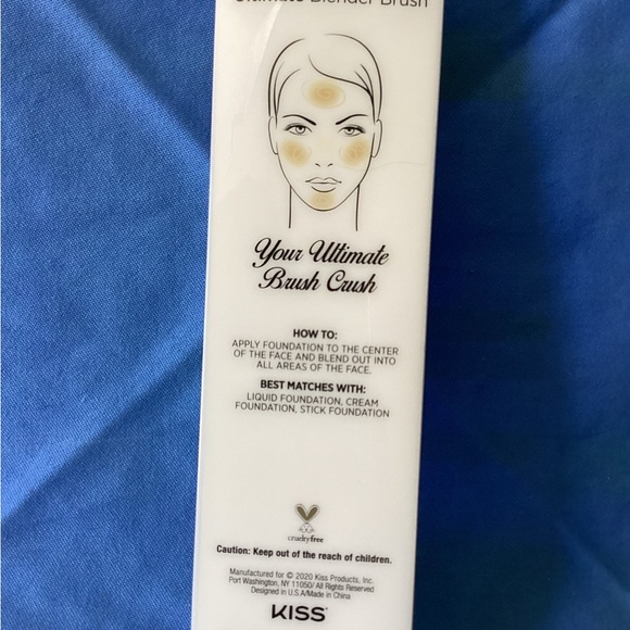 JOAH Ultimate Blender Beauty Brush, Wide Flat Tip Buffs and Blends NIB - Picture 4 of 4